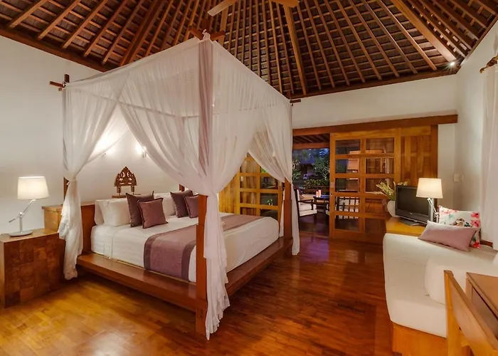 The Beji, Serene Luxury 6br In Berawa - Canggu
