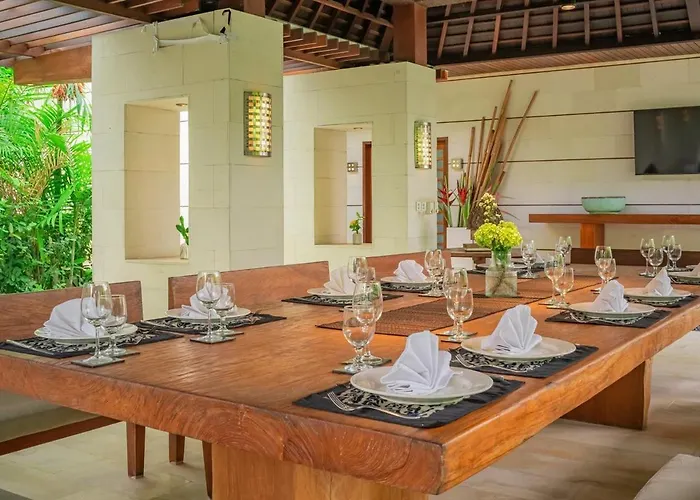 Villa The Beji, Serene Luxury 6br In Berawa -