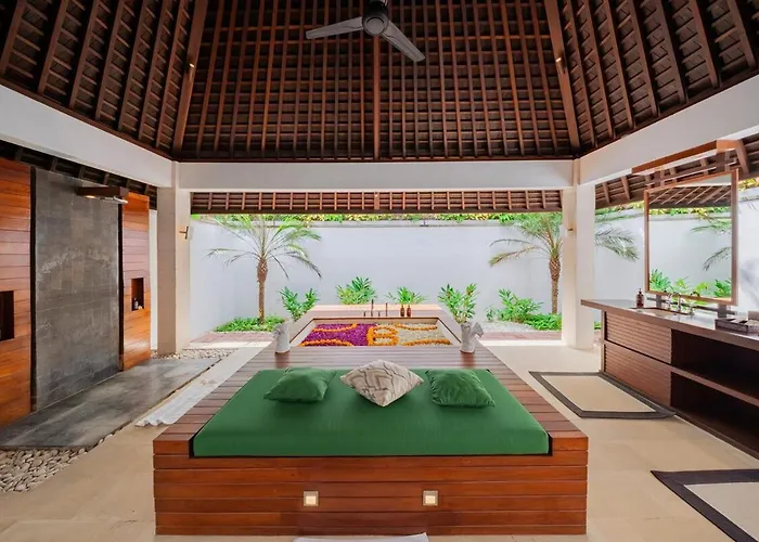 The Beji, Serene Luxury 6br In Berawa - * Canggu