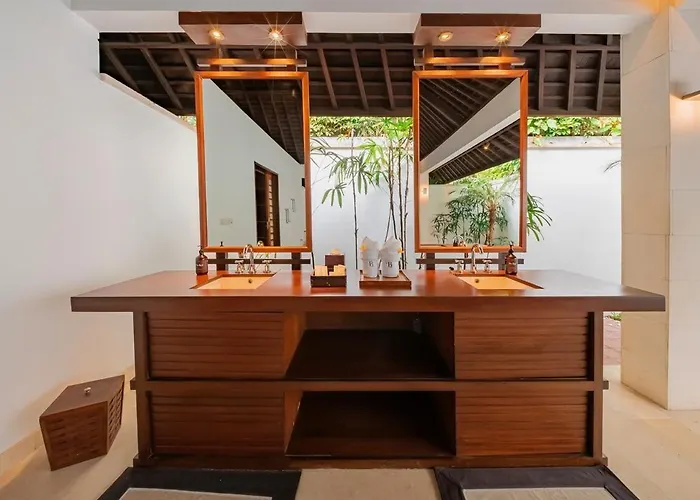 The Beji, Serene Luxury 6br In Berawa - Villa *