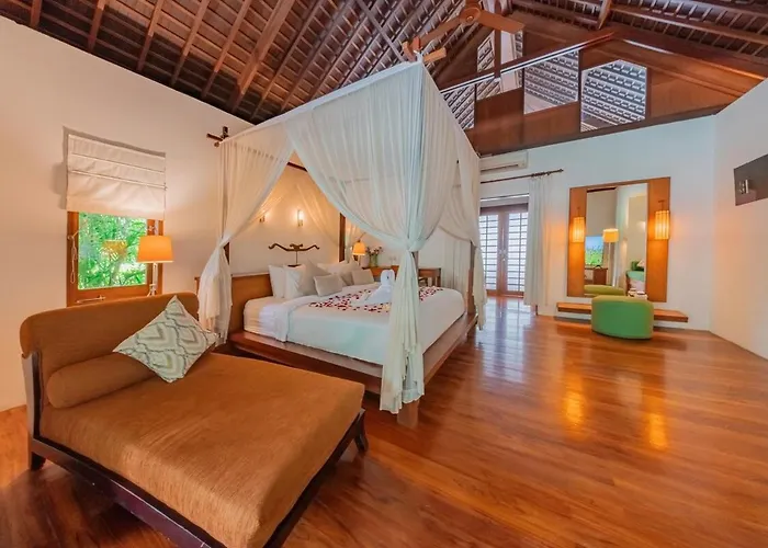 The Beji, Serene Luxury 6br In Berawa -