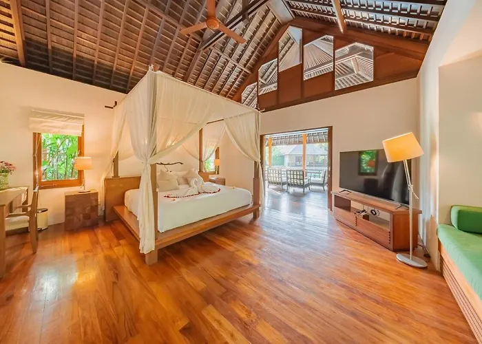 The Beji, Serene Luxury 6br In Berawa -
