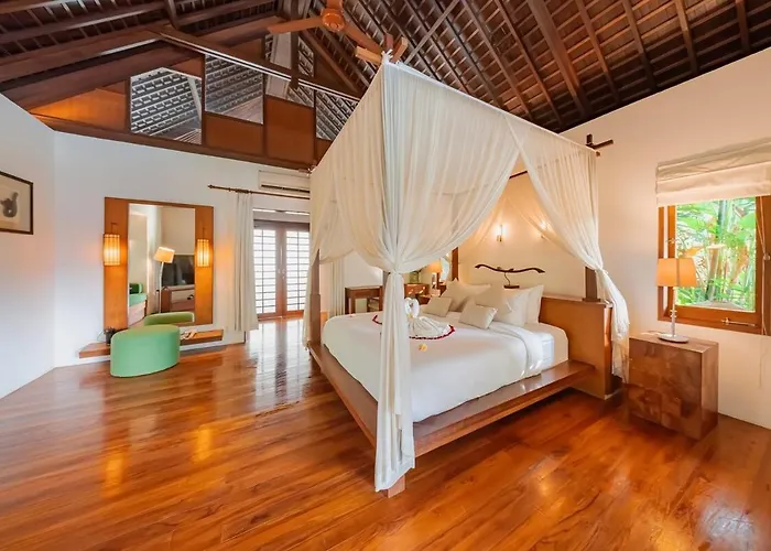The Beji, Serene Luxury 6br In Berawa -