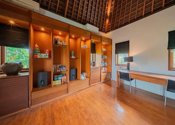 The Beji, Serene Luxury 6br In Berawa - * Canggu